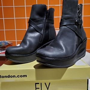 FLY LONDON JASO080FLY Rug Leather Ankle Boots